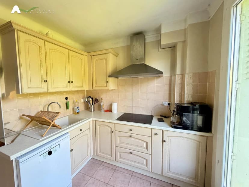 726943 photo